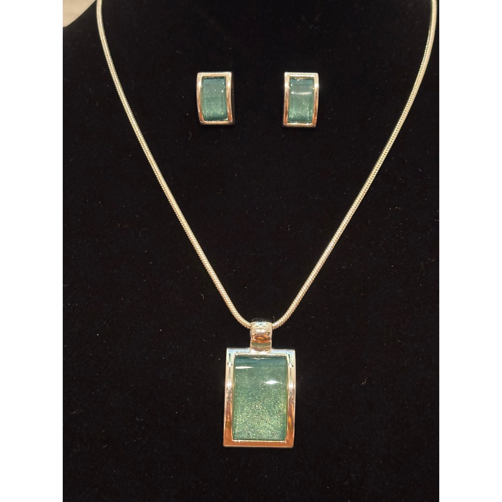 East 5th Jewelry Set Silver Tone Teal Green Rectangle Pendant Necklace Earrings